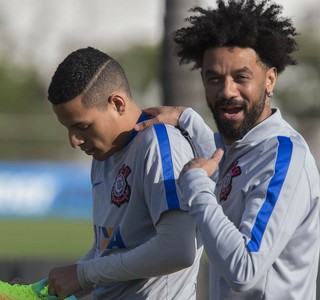 Inspirados em Marlone, oito jogadores buscam vaga no Timão de Cristóvão