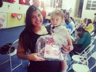 Priscila Pires vai à festa de Dia das Mães em escola do filho:'Emocionada'