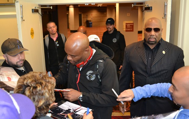 Anderson Silva chega ao hotel em Las Vegas (Foto: Ivan Raupp)