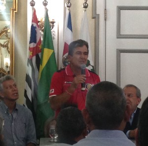 Jorge Pinto homenaje prefectura Santos Costa Rica (Foto: João Paulo de Castro)