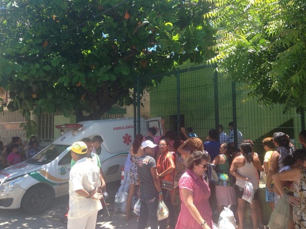 Familiares foram impedidos de visitar os detentos neste domingo (Foto: Gisleine Carneiro/TV Verdes Mares)