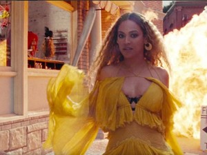 Beyoncé em vídeo do 'álbum visual' 'Lemonade' (Foto: Divulgação)