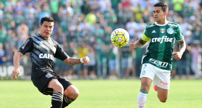 Atuações do Palmeiras: Gabriel Jesus sofreu o pênalti e construiu a jogada da vitória 