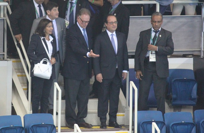 François Hollande e Carlos Arthur Nuzman visitaram o Estádio Aquático (Foto: GloboEsporte.com) François Hollande e Carlos Arthur Nuzman visitaram o Estádio Aquático (Foto: GloboEsporte.com)