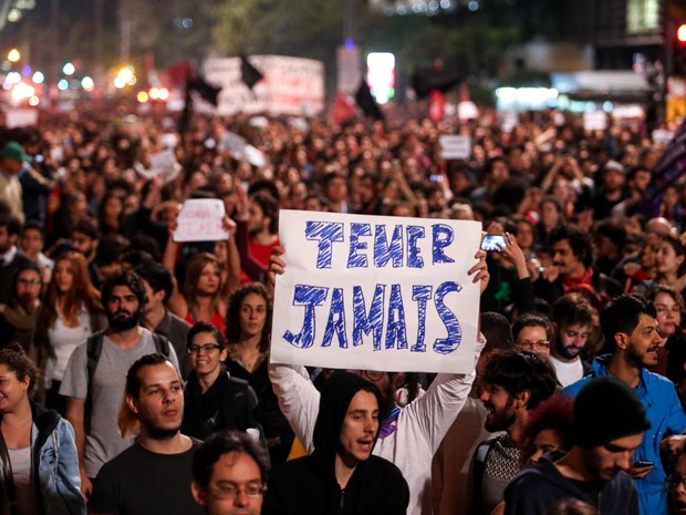 Manifestação contra Temer na Avenida Paulista (Foto: Tiago Queiroz/Estadão Conteúdo)