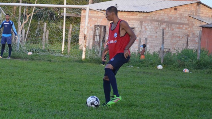 Samuel foi integrado ao elenco profissional do São Francisco durante a disputa do Campeonato Paraense de 2016 (Foto: Dominique Cavaleiro/GloboEsporte.com)