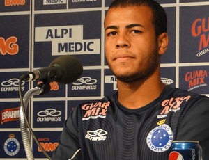 Mayke coletiva cruzeiro (Foto: Tarcísio Badaró / Globoesporte.com)