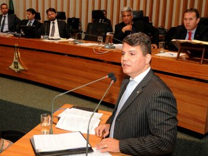 Secretário de Saúde do Distrito Federal, Fábio Gondim, em pronunciamento na Câmara Legislativa (Foto: Renato Araújo/GDF/Divulgação)
