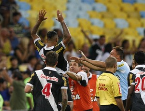 Jhon Cley, Marcos Jr., Leandro Pereira e mais: escolha o gol mais bonito