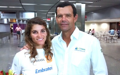 Martine Gral e Torben Grael, desembarque Rio (Foto: Leonardo Filipo)