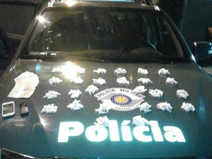 Quatro são presos em operação policial em São José dos Campos, SP (Foto: Divulgação/ Polícia Militar) Quatro são presos em operação policial em São José dos Campos, SP (Foto: Divulgação/ Polícia Militar)