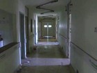 Hospital abandonado vira abrigo de mendigo (Reprodução/ TV Vanguarda)