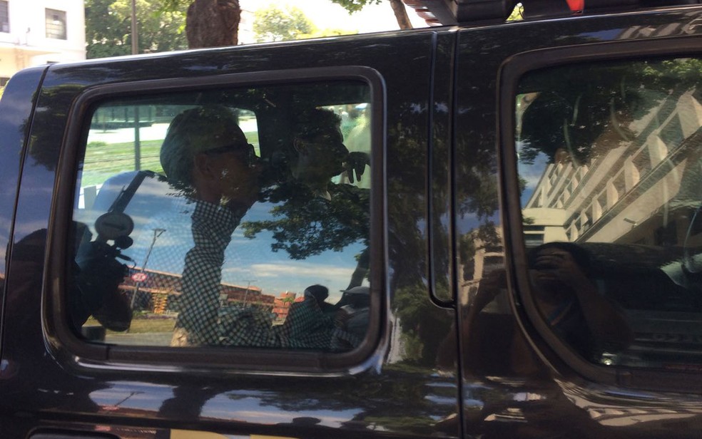 Flávio Godinho chegou na sede da PF por volta das 10h30 desta quinta (26) (Foto: Cristina Boeckel)