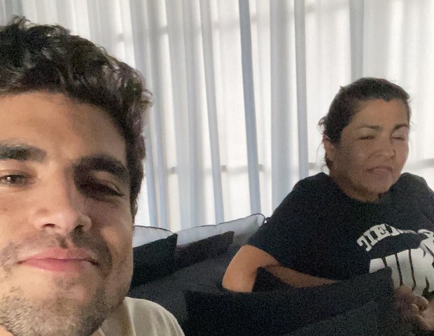Caio Castro e a mãe, Sandra (Foto: Reprodução/Instagram) Caio Castro e a mãe, Sandra (Foto: Reprodução/Instagram)