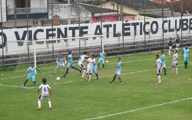 São Vicente e Guaçuano, no estádio Mansueto Pierotti (Foto: Bruno Gutierrez)