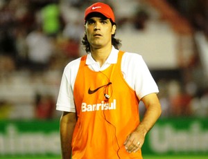 Fernandão no gramado dos Aflitos (Foto: Aldo Carneiro/Pernambuco Press)
