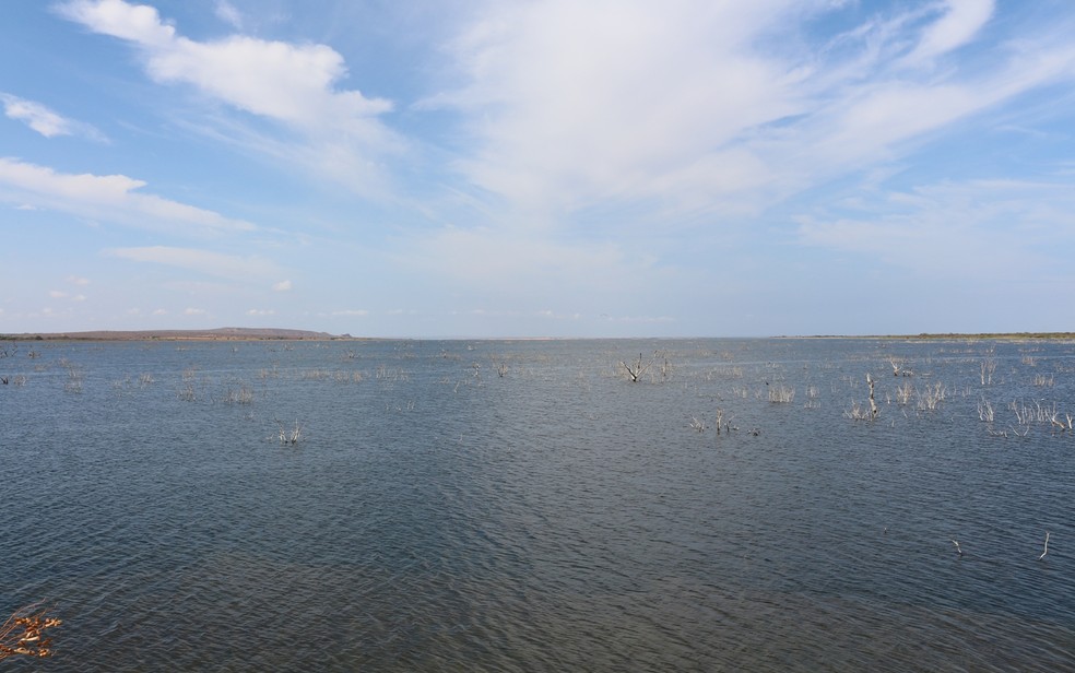 Água é captada na barragem de Itaparica, em Petroância, Pernambuco (Foto: Artur Lira/G1)