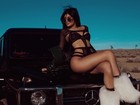 Kylie Jenner exibe curvas em ensaio sensual