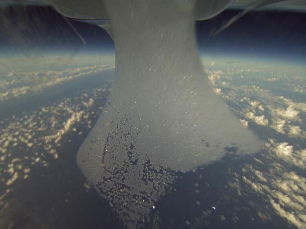 Avião da Nasa sobrevoa tempestade em formação no Atlântico (Foto: Nasa)
