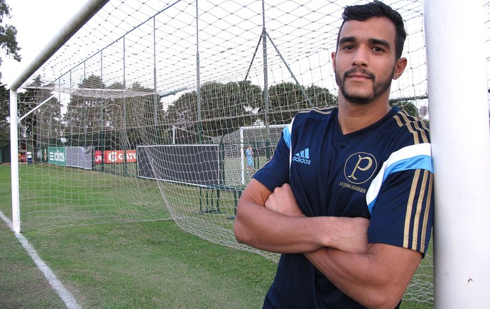 Henrique aprova início no Verdão e impõe meta: um gol a cada dois jogos