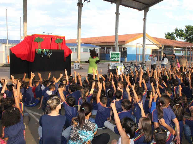 Apresentação do programa "Saúde Nota 10", que é voltado para estudantes de escolas públicas de Campo Grande (Foto: Anderson Viegas/Do G1 MS)