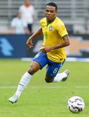 William vê Elias menos ofensivo na Seleção e cogita falta de confiança