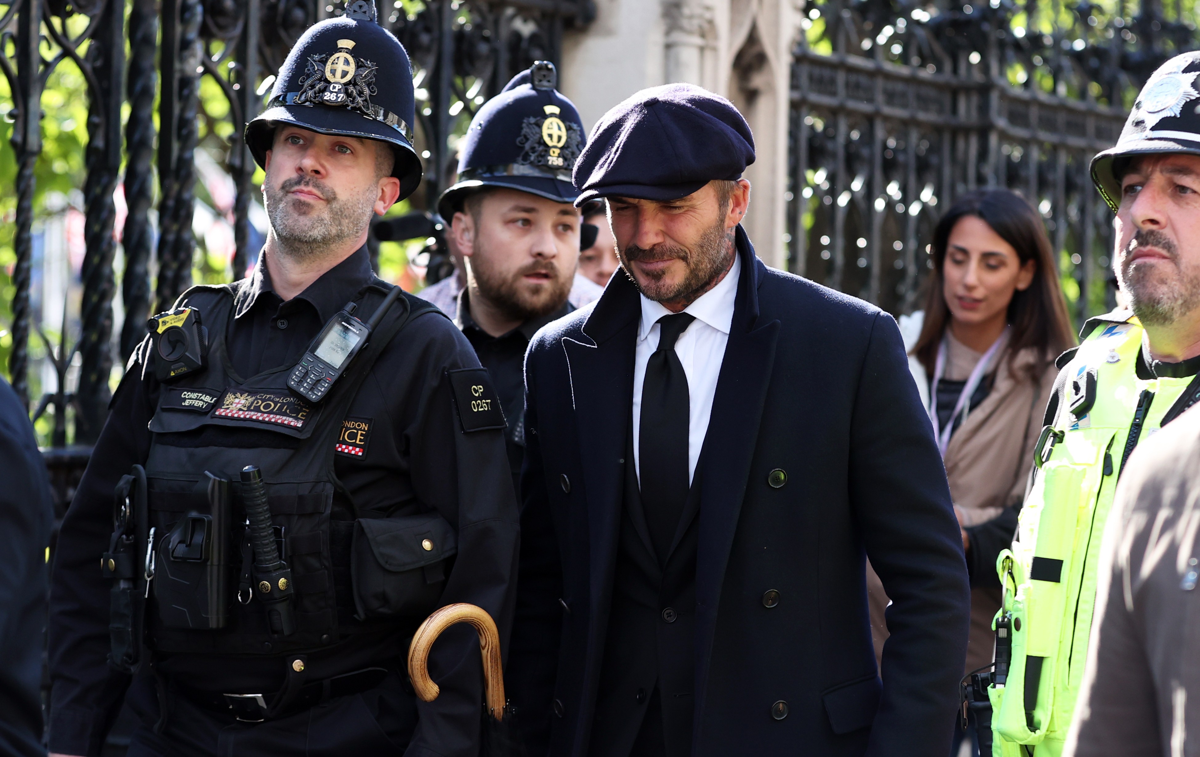  O ex-jogador de futebol inglês David Beckham visita o caixão da rainha Elizabeth II levado ao Westminster Hall, em Londres, Reino Unido, em 16 de setembro de 2022 (Foto: Getty Images)