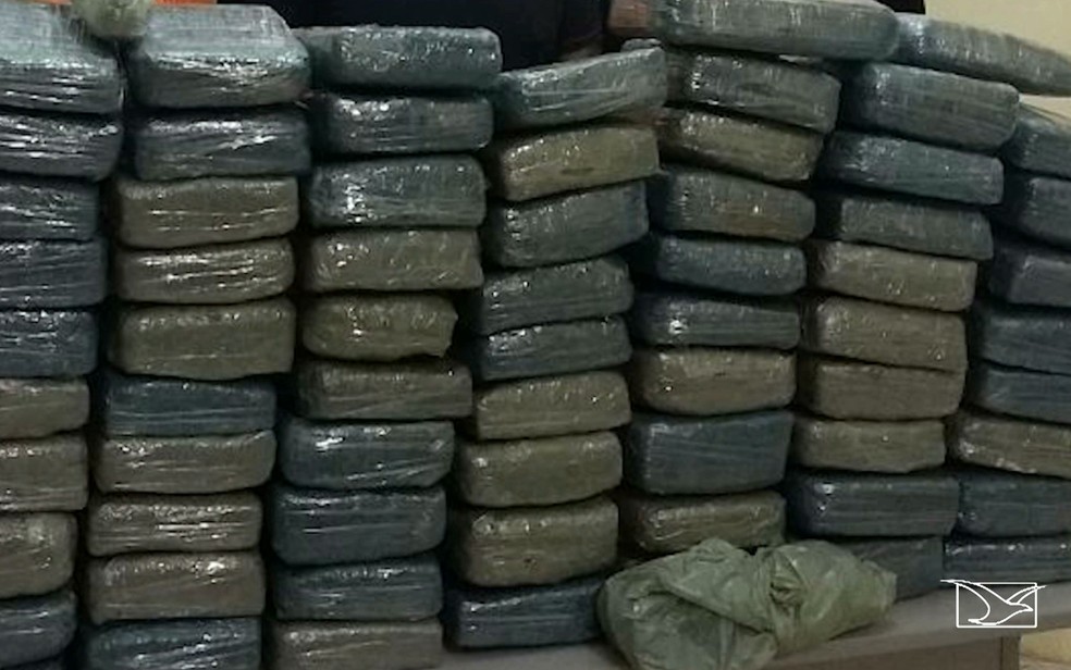 Veículo que trasnportava a droga escondia 67 pacotes de maconha (Foto: Reprodução/TV Mirante)