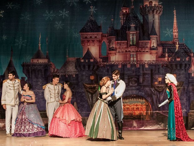 'Frozen' foi sucesso no cinema e conta a história das princesas Elsa e Anna (Foto: Prefeitura de Cascavel/ Divulgação)