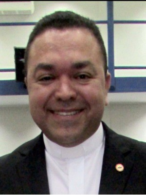 Padre Edmilson foi nomeado bispo auxiliar da Arquidiocese de Manaus (Foto: Divulgação/Arquidiocese de Manaus) Padre Edmilson foi nomeado bispo auxiliar da Arquidiocese de Manaus (Foto: Divulgação/Arquidiocese de Manaus)
