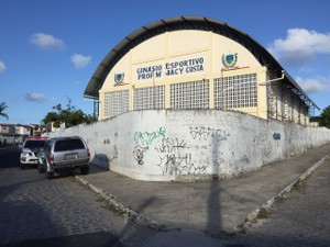 Homicídio aconteceu dentro de escola no bairro de Mangabeira, em João Pessoa (Foto: Walter Paparazzo/G1)