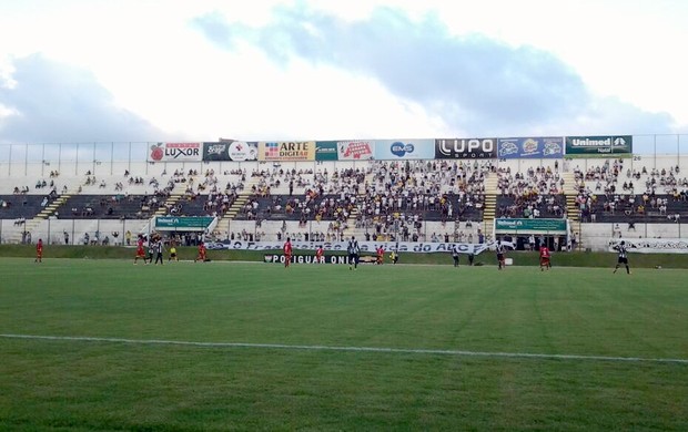 Na 'despedida' do Estádio Frasqueirão, ABC e Globo FC empatam em 1 a 1 (Ricardo Silva)
