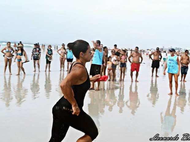 Flvia Soares teve tanta fora de vontade que virou biatleta e participa de competies locais. Atualmente, treina todos os dias. De manh fazendo natao e no final da tarde a parte de musculao e treinamento funcional.  (Foto: Leonardo Bileo/Arquivo)