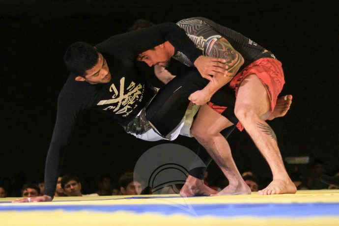 Ronys Torres e Victor Neves Gladiator Fight (Foto: Márcio Melo)