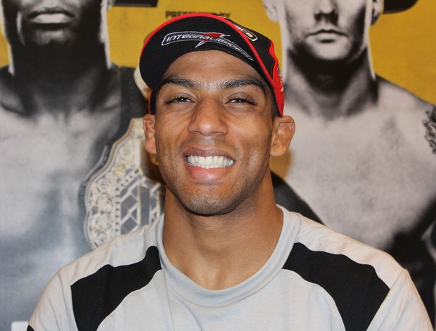 Edson Barboza UFC 162 (Foto: Adriano Albuquerque)