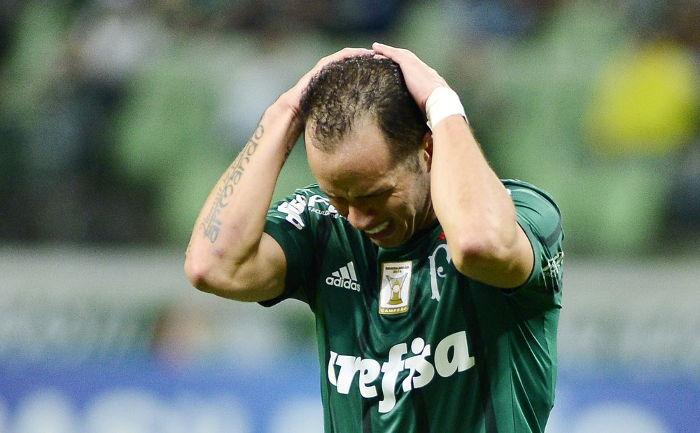 Pior no Cartola, destaque em campo: Guerra joga bem, mas negativa no game; entenda