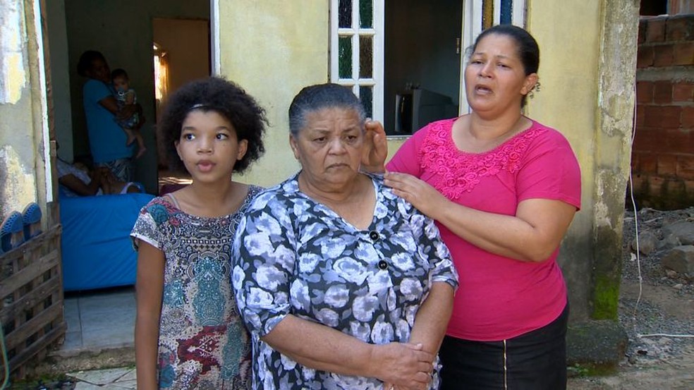 Família do idoso atropelado (Foto: Reprodução/ TV Gazeta)