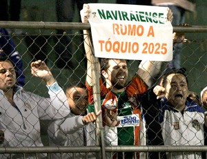 torcida Naviraiense jogo Portuguesa (Foto: Ale Cabral / Futura Press)