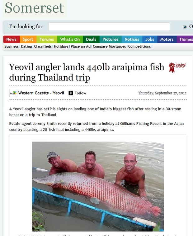 Jeremy Smith fisgou peixe de 200 quilos em lago na Tailândia. (Foto: Reprodução)