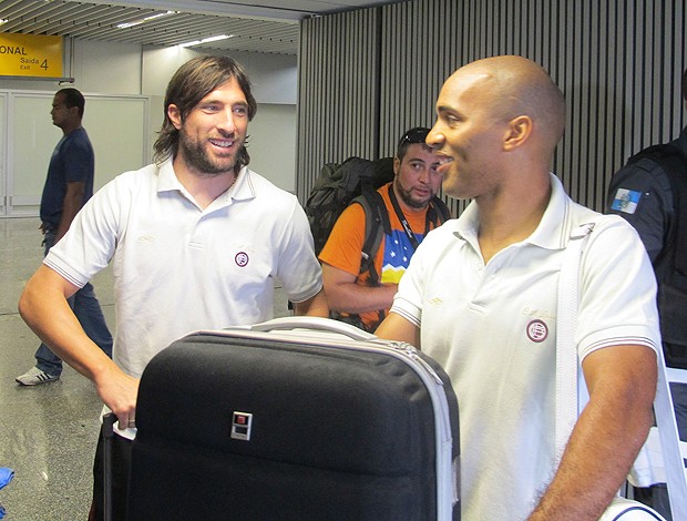 Pavone e Regueiro do Lanús (Foto: Thales Soares / Globoesporte.com)