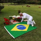 Túmulos de famosos atraem público em SP (Paulo Whitaker/Reuters)