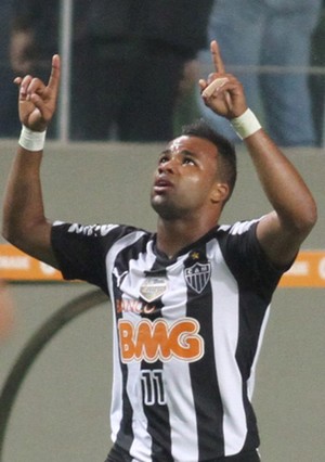 Fernandinho comemora, Atlético-MG x Nacional-COL (Foto: EFE) Fernandinho comemora, Atlético-MG x Nacional-COL (Foto: EFE)