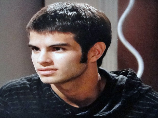 Gil encara Lia (Foto: Malhação / TV Globo)