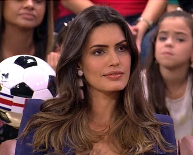 Brenda Costa no palco do Esquenta (Foto: Esquenta/TV Globo)