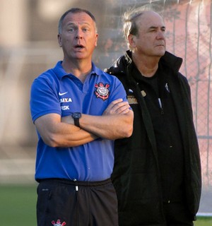 Sob pressão, Timão busca vantagem contra o embalado Atlético-MG