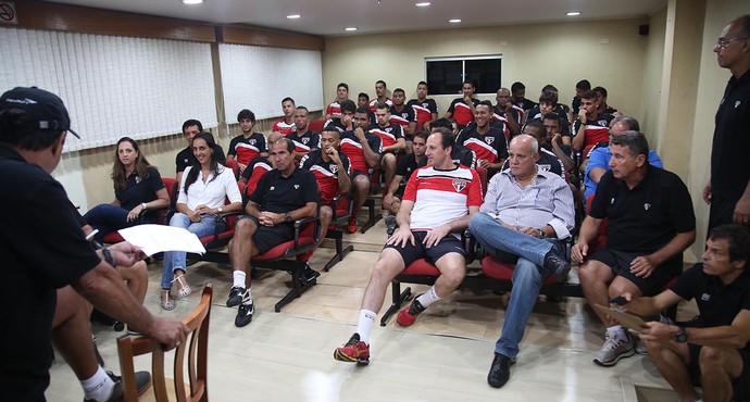 São Paulo reapresentação (Foto: Rubens Chiri/site oficial do SPFC)