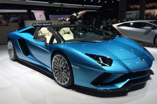 Lamborghini mostra Aventador S Roadster no Salão de ...