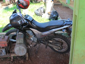 Suspeitos foram detidos com três motocicletas roubadas nas cidades acreanas de Rio Branco e Sena Madureira (Foto: Júnior Freitas/G1)