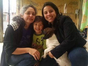 Karina, o filho e Bruna com Serena (Foto: Arquivo Pessoal)