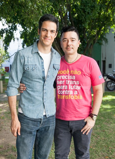 Mateus Solano e Carlos Tufvesson - campanha contra o preconceito  (Foto: Divulgação CEDS)